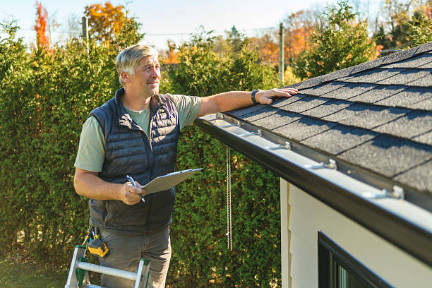 Professional Roofing technician working in Becker, MN